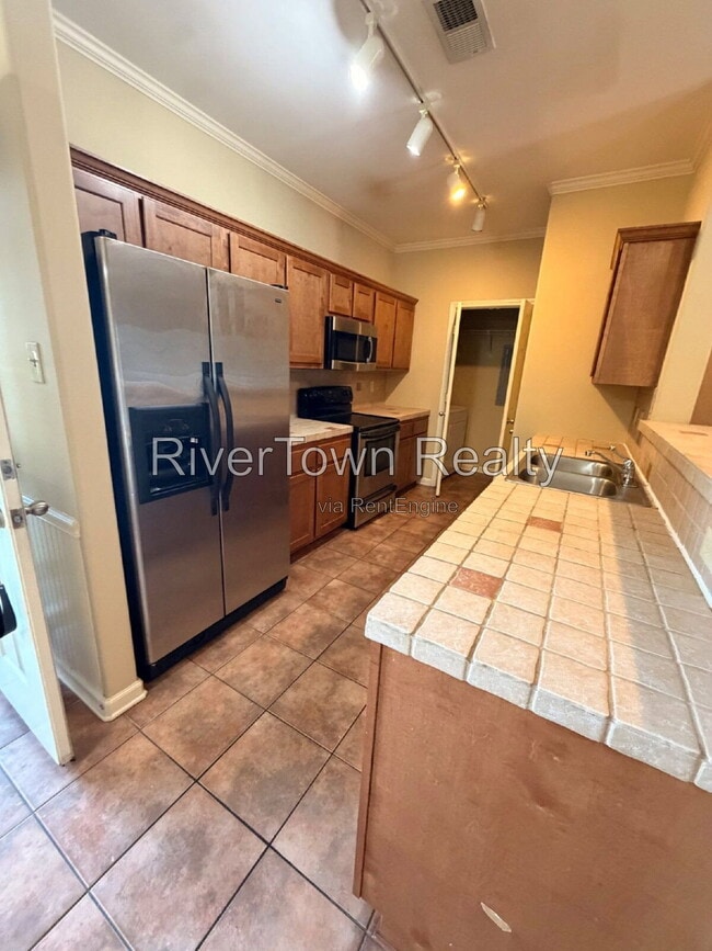 Photo - 645 Gookin Pl Unit 201