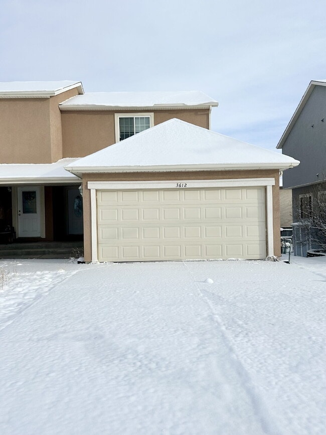 Building Photo - Charming Townhouse for Rent in Cheyenne, WY