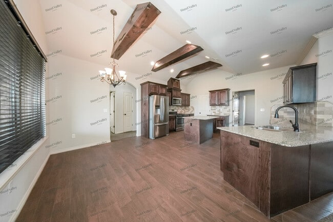 Photo - 20551 Frontier Ave