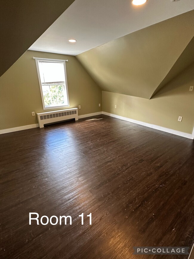 Photo - 57 Winchester St - Rooms for Rent