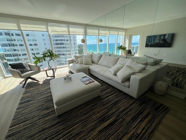 Building Photo - 10275 Collins Ave Unit 915