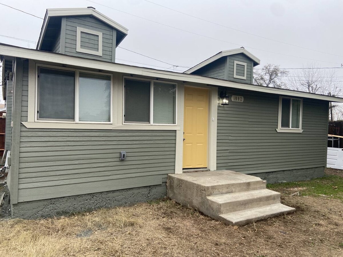 Photo - 1002 W Myrtle Ave