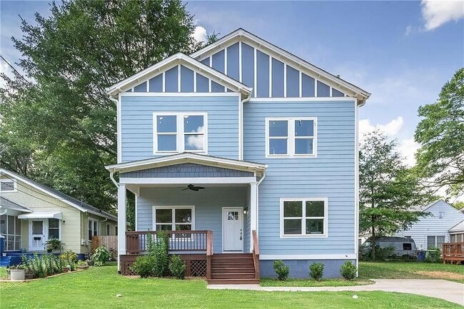 Photo - 1005 Birch St SW