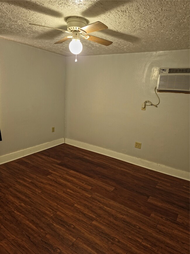 Photo - 207 Moody St Unit 4