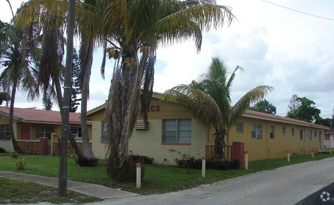 Photo - 2111 Roosevelt St
