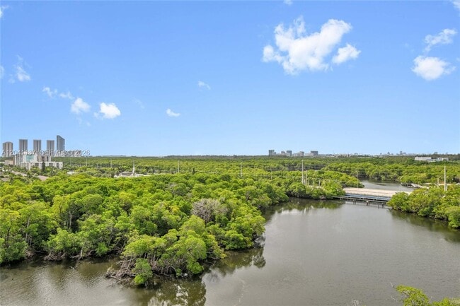 Building Photo - 16385 Biscayne Blvd Unit 1020