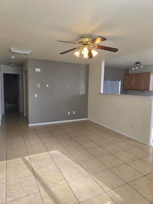 Photo - 384 Sunnyside Cir Unit B