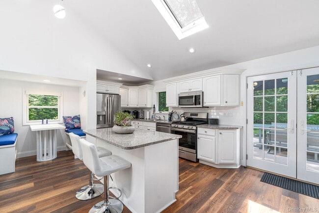 Photo - 410 Cedar Dr