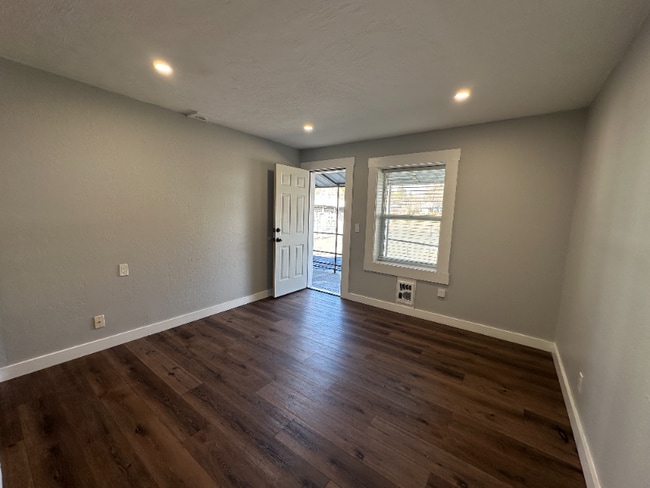 Photo - 2001 Biehn St Unit 6