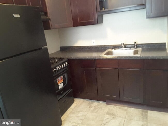 Photo - 1226 Hellerman St