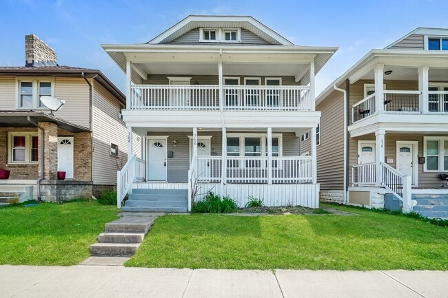 Building Photo - 764-766 Kelton Ave Unit 766