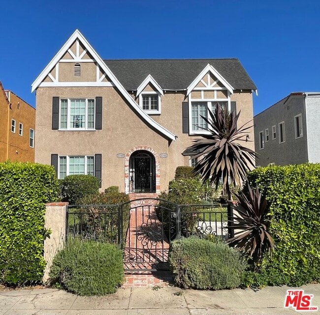 Photo - 1348 S Rimpau Blvd