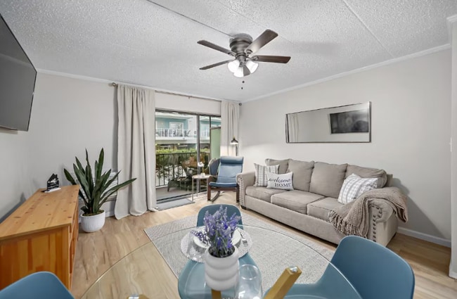 Photo - 16 51st St Unidad 108