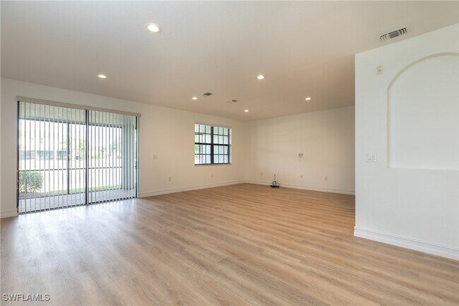 Photo - 15618 Summit Pl Cir Unit 396