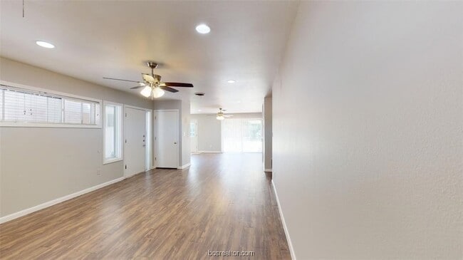 Photo - 1618 George Bush Dr