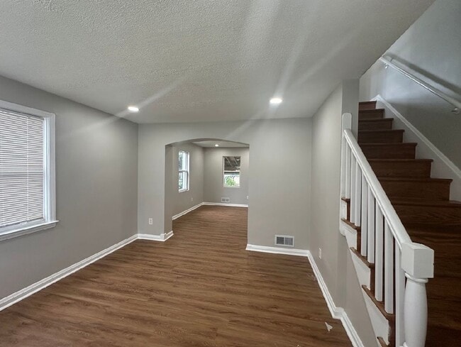 Photo - Spacious Three Bedroom House In Baltimore ...