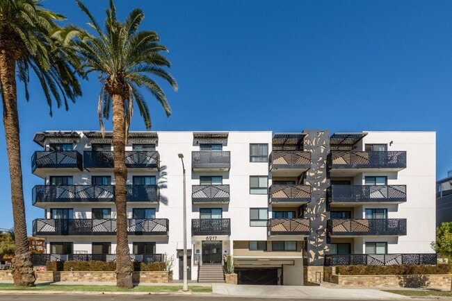 Vista de calle - Waring Hudson by Wiseman