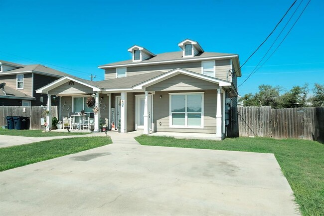 Photo - 104 Castleberry Ct Townhome