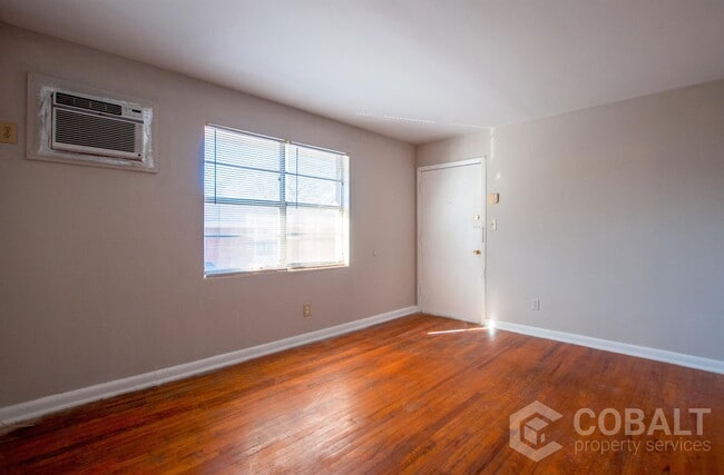 Photo - 896 Greenwood Ave NE Unidad 5