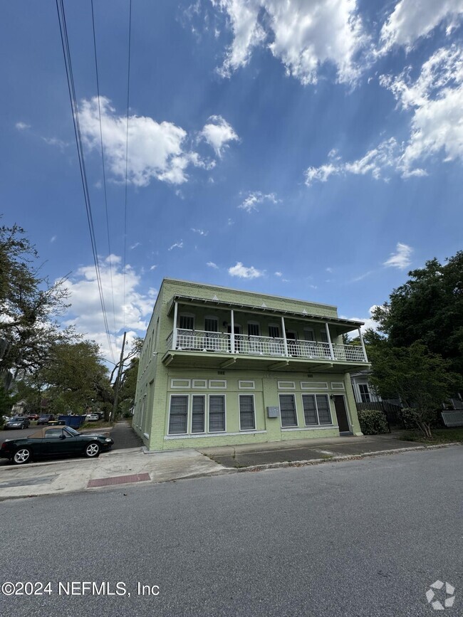 Building Photo - 1153 Walnut St Unit 4 Rental