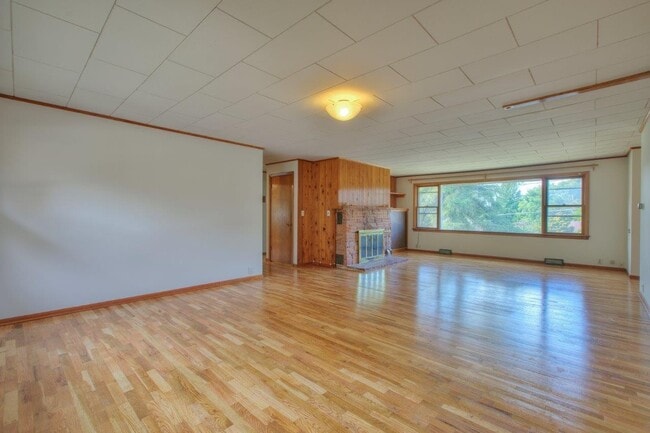 Photo - Convenient Location in Renton