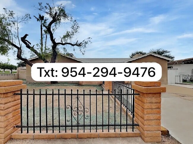 Building Photo - 3635 W Cortez St