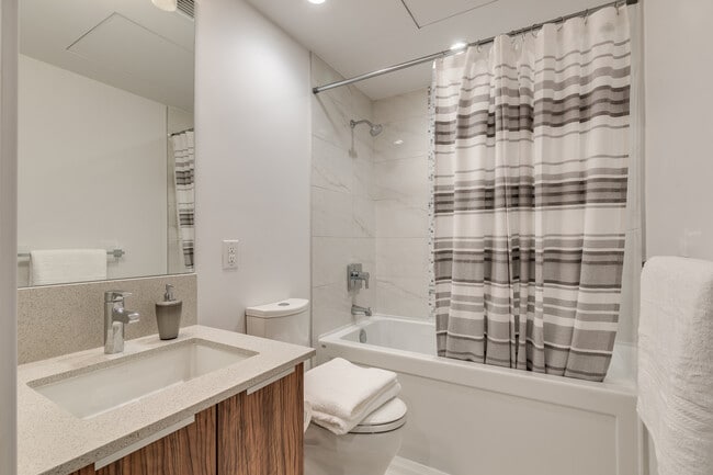 Photo - 1283 Howe St