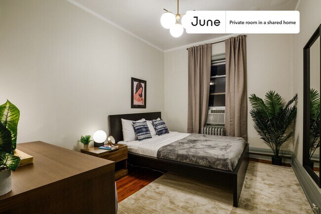 Building Photo - Private bedroom in 4 bed/1 bath Home
