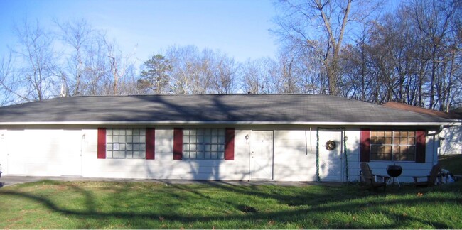 Building Photo - Oak Street Rental