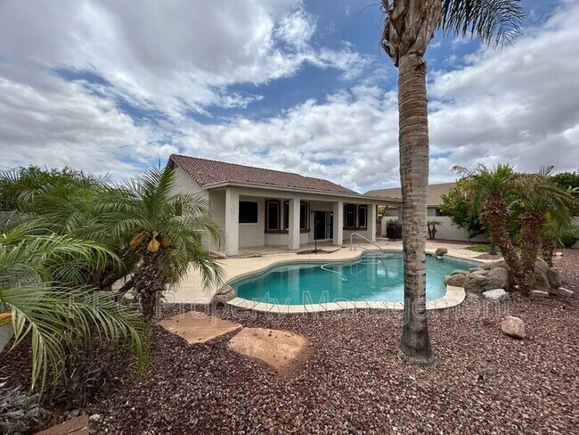 Photo - 18132 W Port Royale Ln Casa