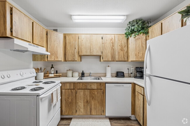 2BR, 1BA - 754SF - Kitchen
