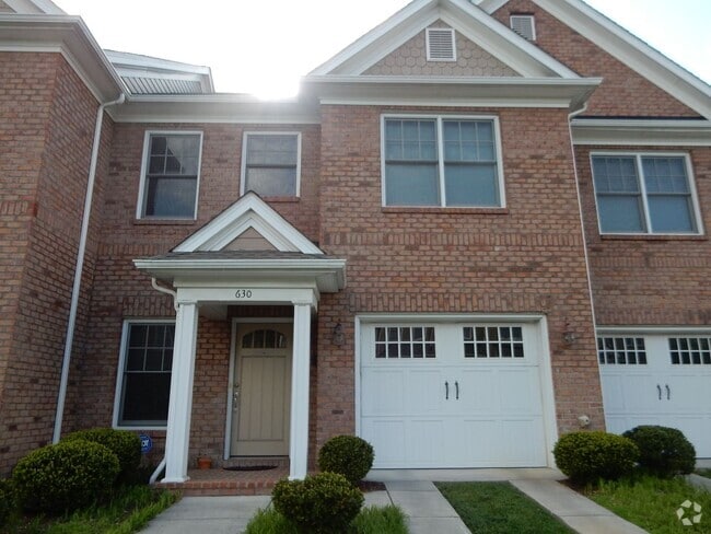 Building Photo - Like New Townhome in Old SW! Close to Cari...