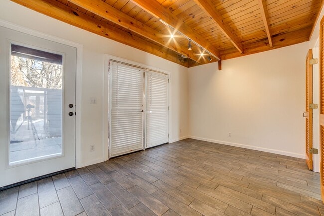 Photo - 2 Bed 2.5 Bath Right off Cherry Street!!