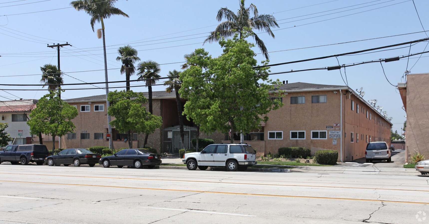 12447-12457 Paramount Blvd - 12447-12457 Paramount Blvd