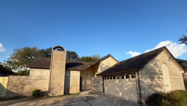 Building Photo - 15306 La Paloma Dr