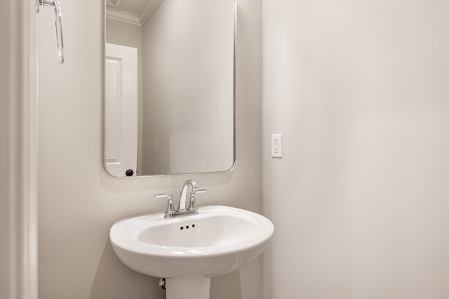 Photo - Feldspar Circle