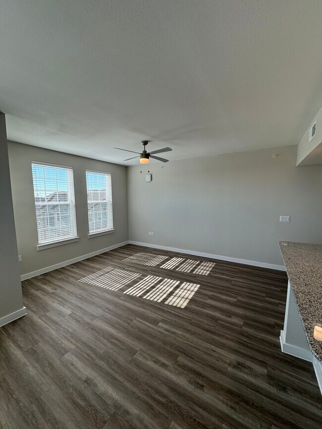 Photo - 5000 Overboard Cv Unidad 12301