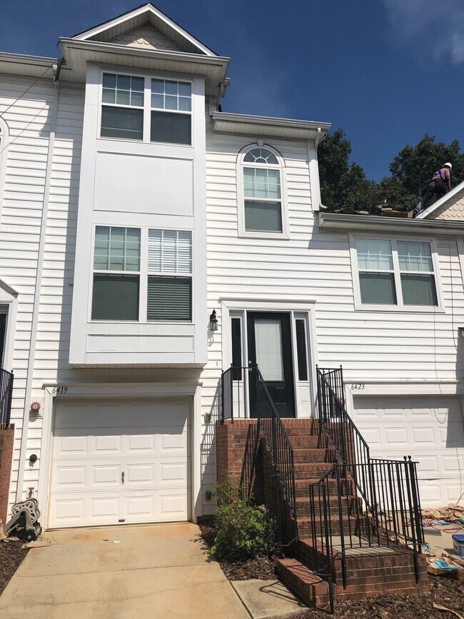3 story townhome in Mallard Creek - 3 story townhome in Mallard Creek