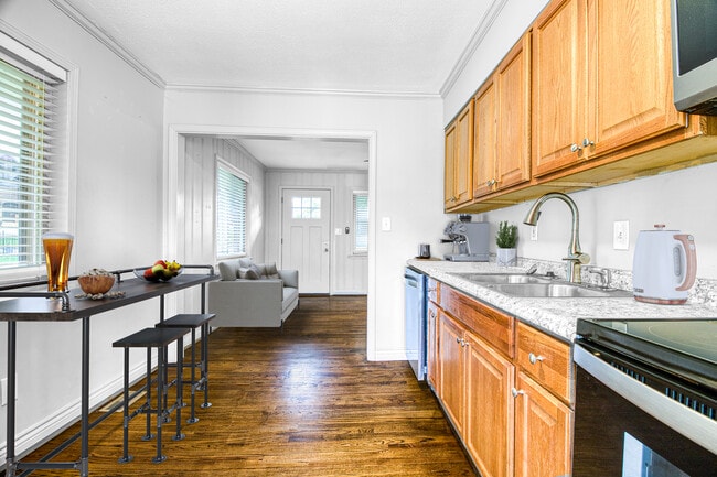 Photo - 3447 Pierce St