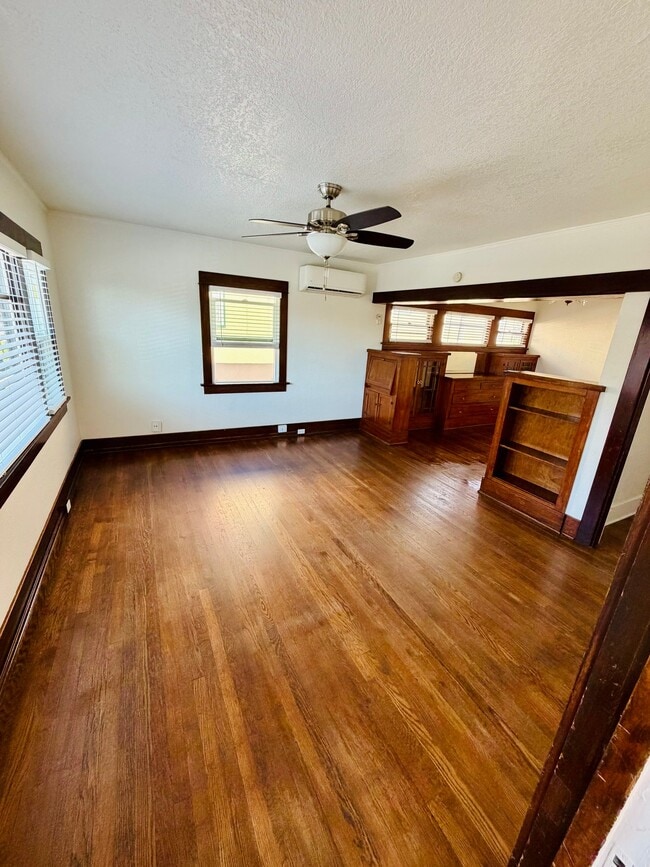 Photo - 141-147 W Ivy St Unit 143
