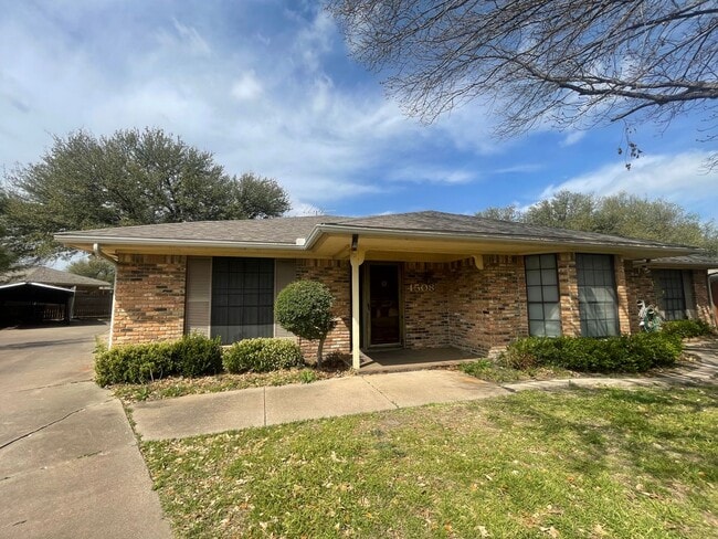 COMING SOON 3 BEDROOM 2.5 BATH SPACIOUS HO... - COMING SOON 3 BEDROOM 2.5 BATH SPACIOUS HO... House