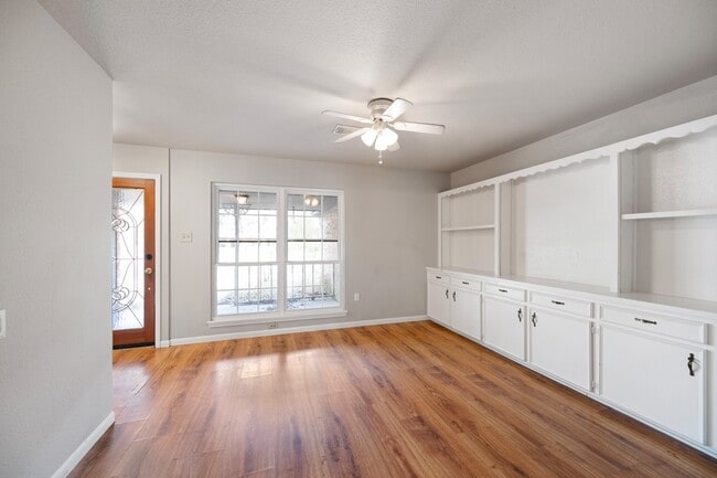 Photo - 23864 White Oak Ct