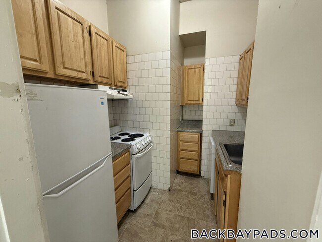 471 Commonwealth Ave Unit 2F