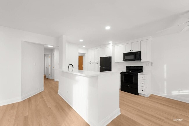 Photo - 224 S Rush St Unit 3A