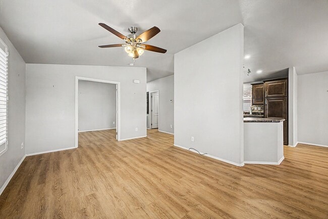 1702 E Michelle Dr