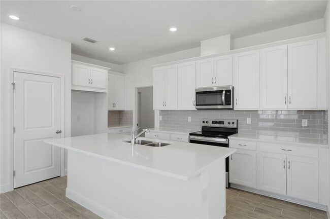 Photo - 2100 Maverick Ct