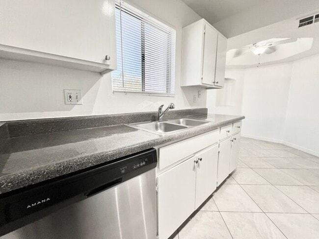 Photo - 16818 N 56th St