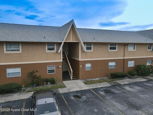Photo - 205 Bristol Ln