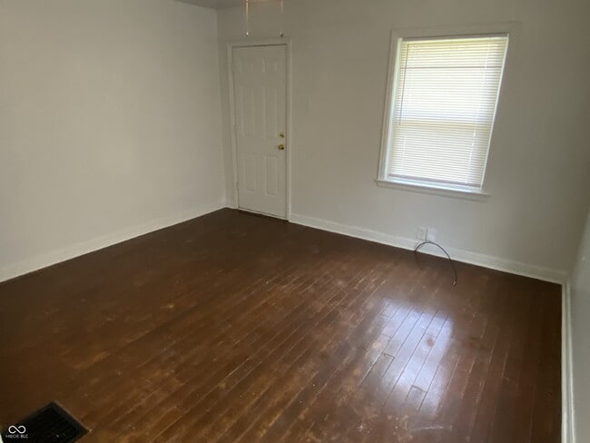 Photo - 623 N Tibbs Ave