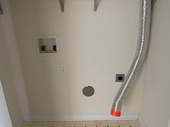 Photo - Spacious 3BR Home with Fenced Yard, 2-Car Garage & Great South Columbia Location